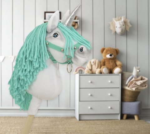 Hobby Horse Jednorożec na kiju biały, grzywa miętowa i srebrny róg A4